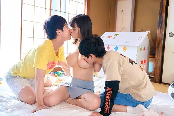 sex dân tộc Siêu phẩm khi bố má tái hôn, 2 cậu con trai có thêm 1 cô cô bạn gái ngực khủng